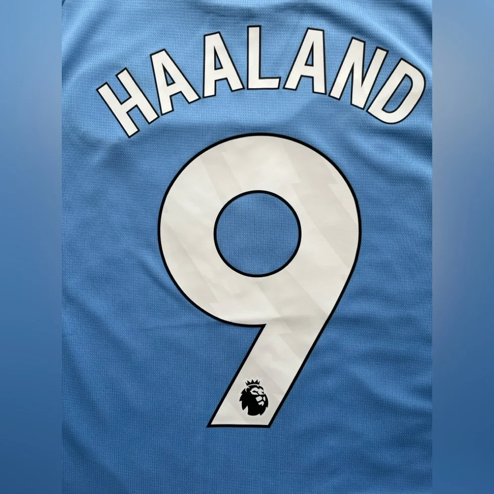 Haaland #9 Man City S-L Home Soccer Jersey light blue - Picture 2 of 5